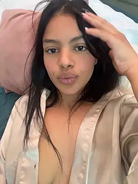 MeganHillss online show from June 12, 8:50 pm