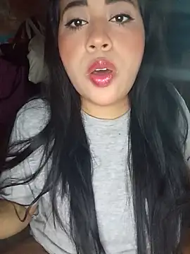 babykarollll online show from June 12, 4:26 pm