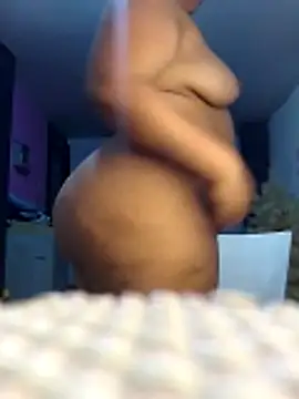 AprilBelmore online show from November 28, 5:32 am