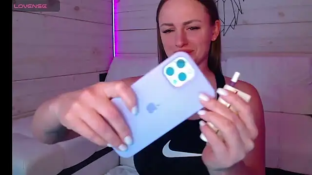 CandyBunie online show from February 19, 3:28 am