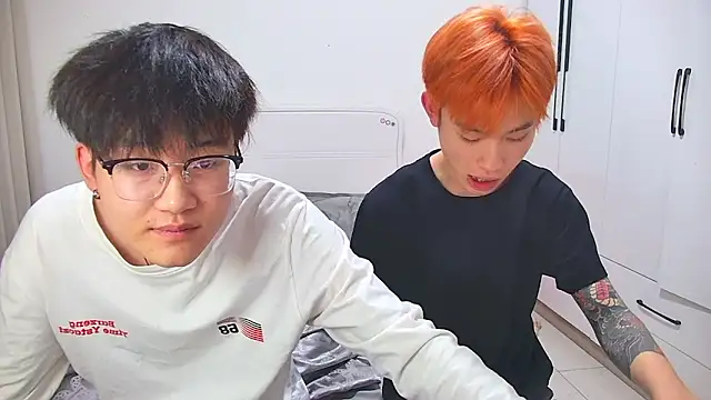 KK-cuteboy online show from June 11, 1:30 pm