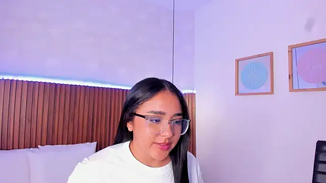 Snapshot of Foxy_Kylie chatting on October 11, 8:22 pm Foxy Kylie online show from October 11, 8:22 pm