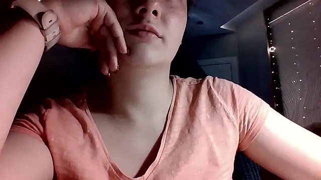 MoodieMira online show from November 6, 7:20 pm