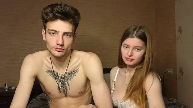 EmiliaCouple online show from June 26, 11:11 am