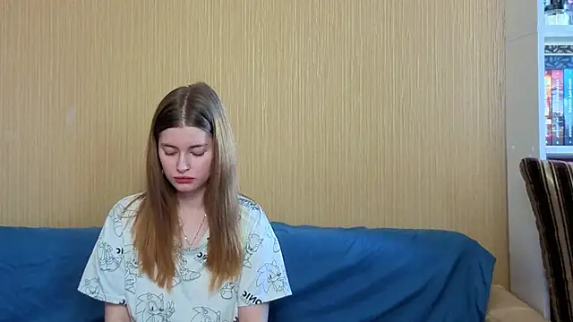 EmiliaCouple online show from August 6, 11:06 am