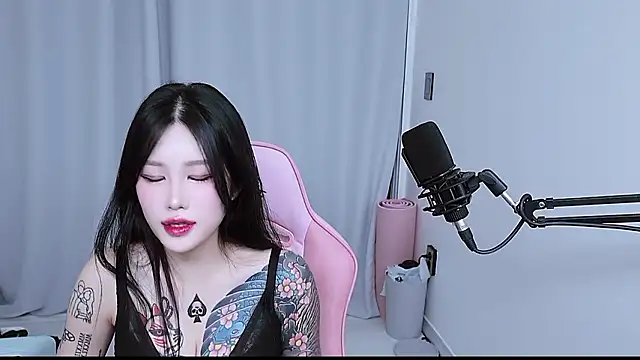 MISA 02 online show from January 7, 1:36 pm