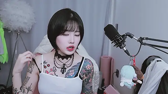 MISA 02 online show from May 8, 1:14 pm