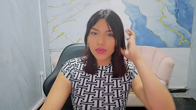 Snapshot of Catherine_b_ chatting on November 1, 8:24 pm Catherine b online show from November 1, 8:24 pm