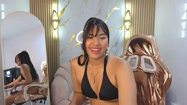 Snapshot of Catherine_b_ chatting on October 16, 9:17 pm Catherine b online show from October 16, 9:17 pm