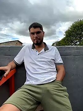 mirallesandbig online show from November 25, 9:37 pm