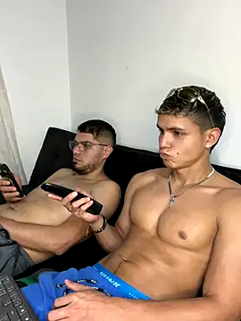 mirallesandbig online show from November 17, 11:49 pm