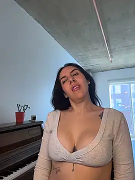 Lolathebaddie online show from March 17, 4:11 pm