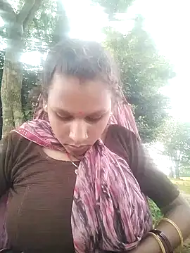 Snapshot of rasmi_powar chatting on October 13, 8:17 am rasmi powar online show from October 13, 8:17 am
