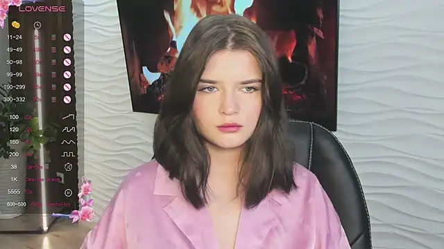 Mori Girll online show from November 3, 1:04 pm