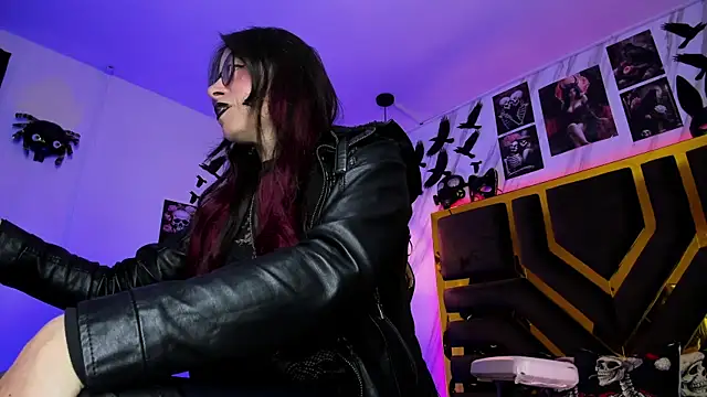 Evangelinejoness  online show from January 13, 11:25 am