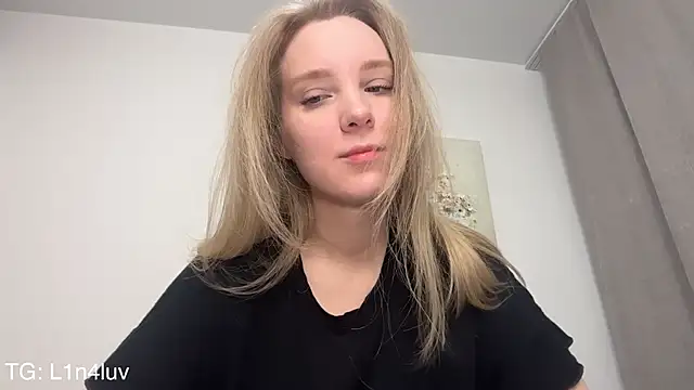 AIicaparkerc online show from February 19, 4:23 am