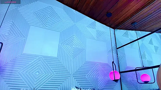 CinnamonHeat online show from November 6, 11:05 am