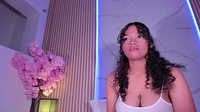 KellyAmbaris online show from October 28, 7:30 pm