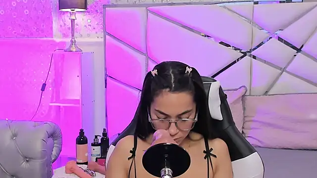 GabbiePrice online show from June 14, 12:30 am