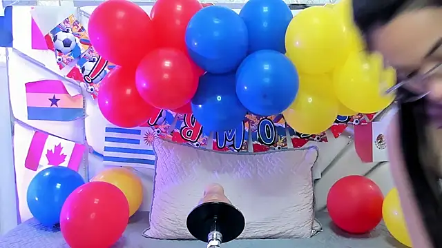 GabbiePrice online show from June 27, 11:33 am