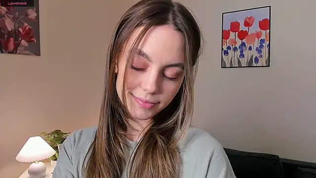 sweet and flirt online show from December 3, 7:00 am