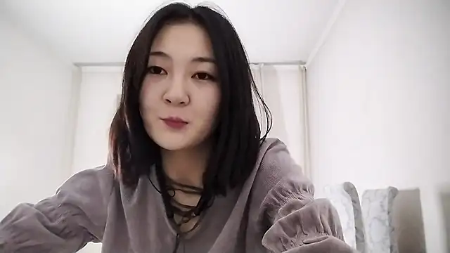 Lyndasilk online show from November 10, 3:18 pm