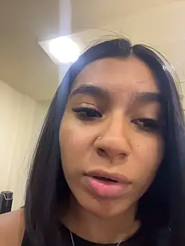 AlyssaRay online show from June 22, 3:20 pm