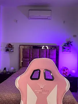 MIACUTEE  online show from November 27, 8:56 pm