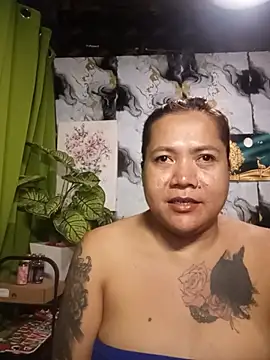 trishacummerts online show from July 8, 9:06 pm