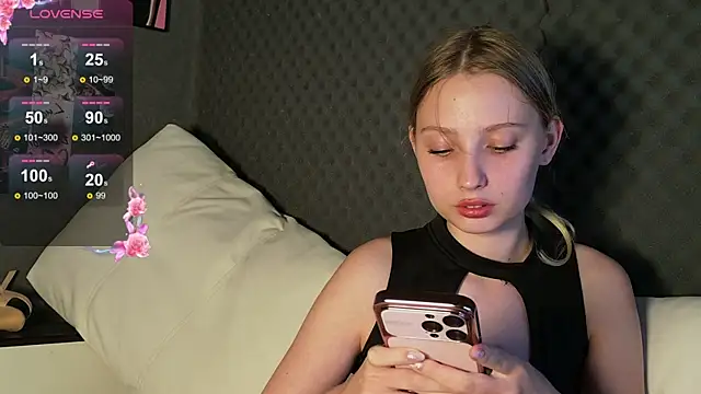 Fluffy Cloude online show from August 1, 3:14 pm