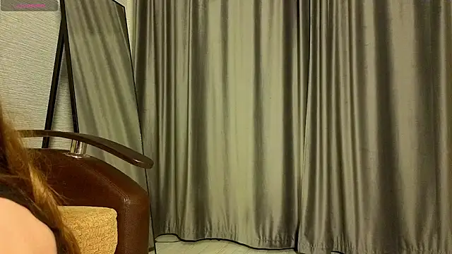 MissPompadure online show from March 7, 7:43 pm