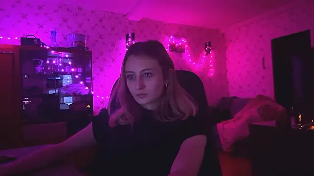 AmeliLia online show from March 13, 3:35 pm