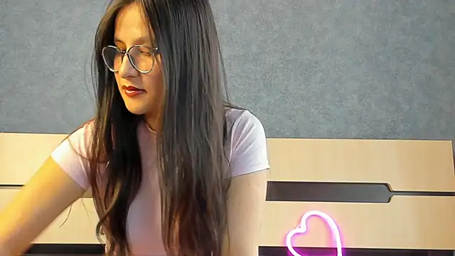 Snapshot of Diana_moonnn chatting on October 19, 11:56 am Diana moonnn online show from October 19, 11:56 am