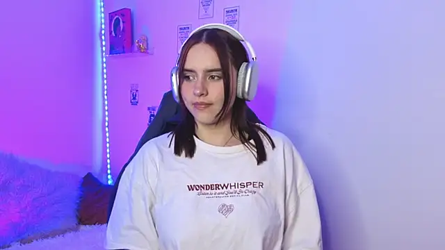 Emily Lindey online show from February 28, 2:00 am