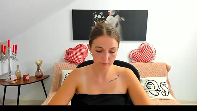 AnneWilsonn online show from July 31, 9:32 am