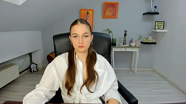 AnneWilsonn online show from November 9, 8:43 am