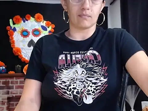 Lucyy Naugthy online show from November 21, 11:56 am