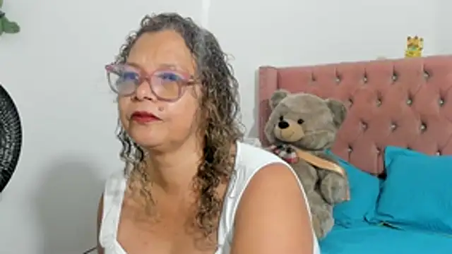 victoriaborunys online show from June 24, 4:55 am