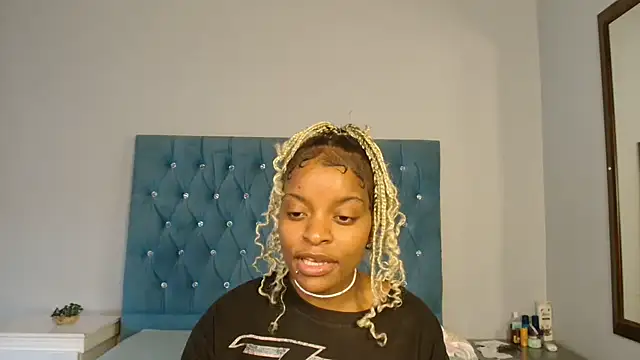 fifiqueen25 online show from June 25, 1:24 pm