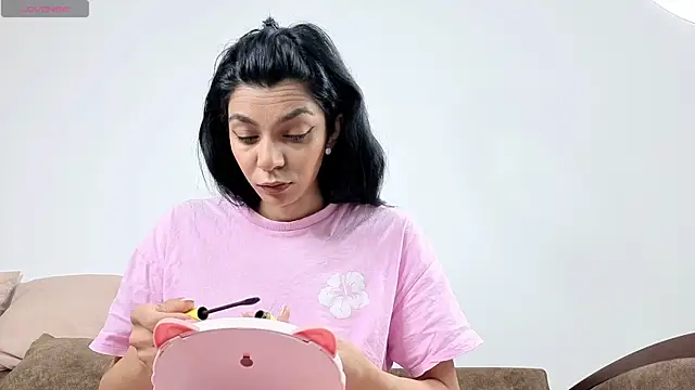 ReneeVoss online show from April 28, 3:21 am