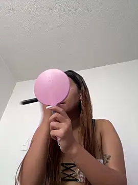 kittyrush  online show from December 17, 8:35 pm