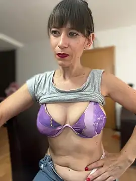 AlanaRius18 online show from July 15, 11:59 am