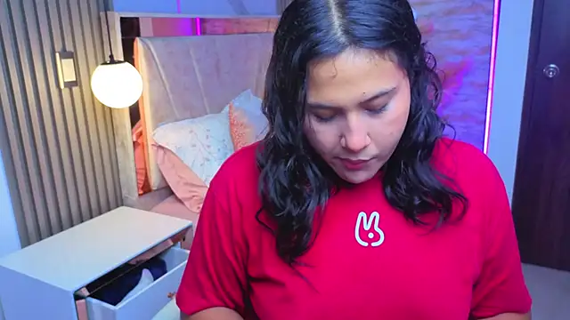 luna jonezz online show from October 26, 9:16 am