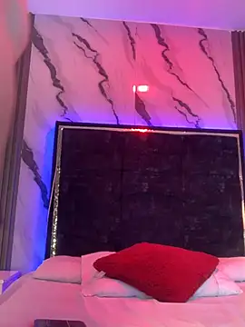 SsexCouplee online show from April 30, 5:40 pm