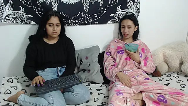 abby n emily online show from June 9, 1:21 pm