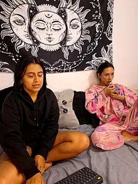 abby n emily online show from June 20, 1:25 pm