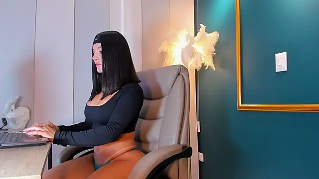 Rashel Frost  online show from March 16, 5:06 pm