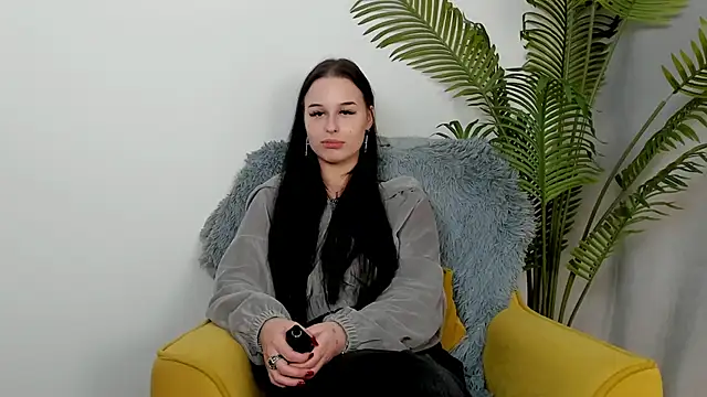 LatrinaZody online show from October 17, 3:26 pm