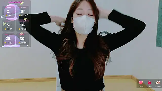 TSUKI circle online show from October 28, 2:39 am