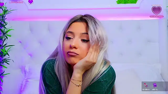 Snapshot of AriannaSins chatting on October 17, 1:47 pm AriannaSins online show from October 17, 1:47 pm